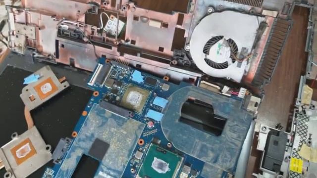 Samsung 350V5C Разбор и замена термопасты ноутбука смотреть онлайн