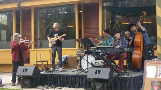 "The Weight" at the Tribute to Levon - Bearsville NY 4/24/21 смотреть онлайн