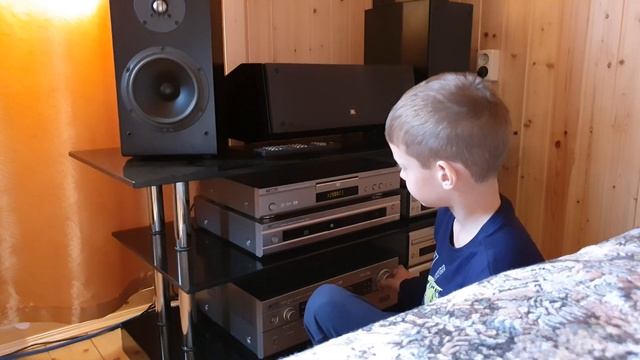 Дача (мегаватты звука на чердаке) часть 4 смотреть онлайн