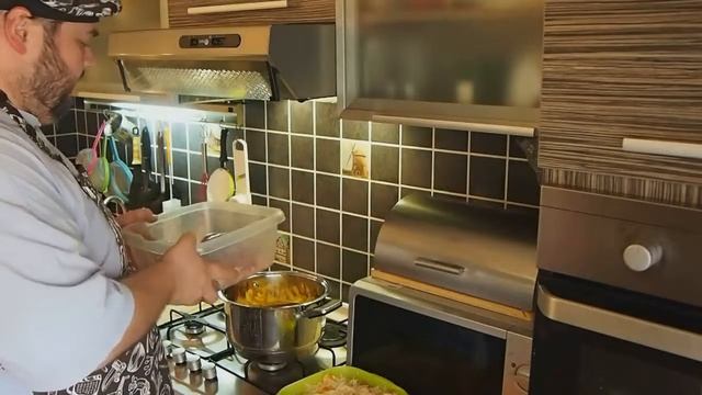 Гусь над яблоками, под капустой. Паштет из гусиной печени. смотреть онлайн