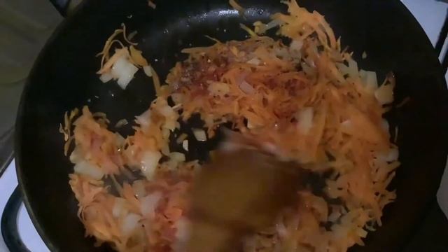 Тефтели с рисом в молочно-томатной заливке смотреть онлайн