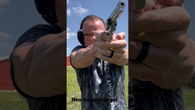 New target…. @coltfirearms #colt #357 #python #ar500 #revolver #gun #38special #magnum #amazon смотреть онлайн