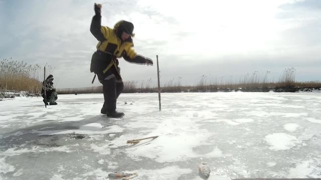 НАЛОВИЛ ОКУНЕЙ И ПЛОТВЫ. РЫБАЛКА НА СУЛЕ.ловля крупной плотвы весной