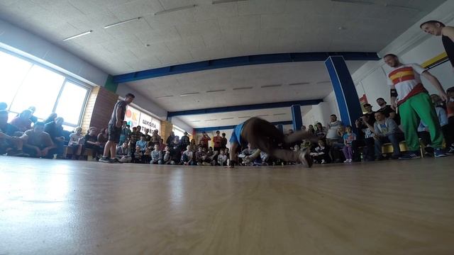 Bit Nuts vs Molodost |Breaking 2x2 PRO| смотреть онлайн