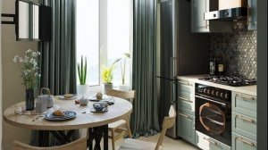 Маленькая #кухня с выходом на балкон.