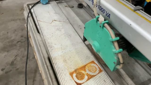 Lot 438 Imer Combi 250 1000VA Tile Cutter смотреть онлайн