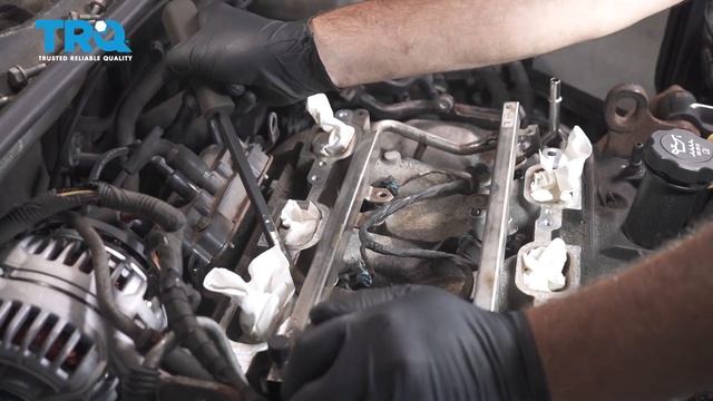 How to Replace Fuel Injector 2006-2013 Chevrolet Impala смотреть онлайн