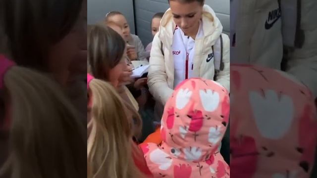 Анна Щербакова/ Anna Shcherbakova - Автографы поклонникам) смотреть онлайн