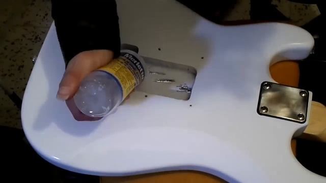 Como QUITAR RUIDO Guitarra ELÉCTRICA con papel aluminio- APANTALLAMIENTO смотреть онлайн