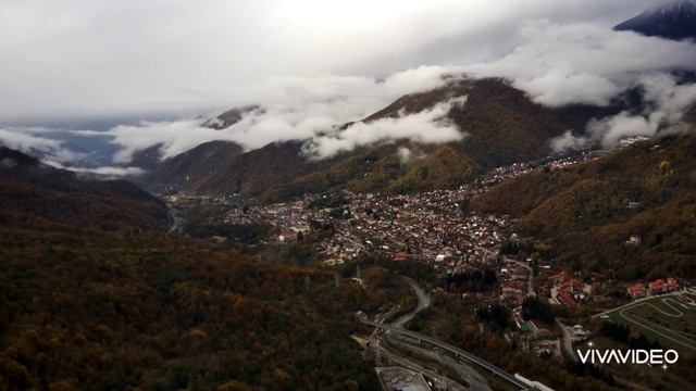 Ноябрь в Красной поляне с высоты птичьего полета смотреть онлайн