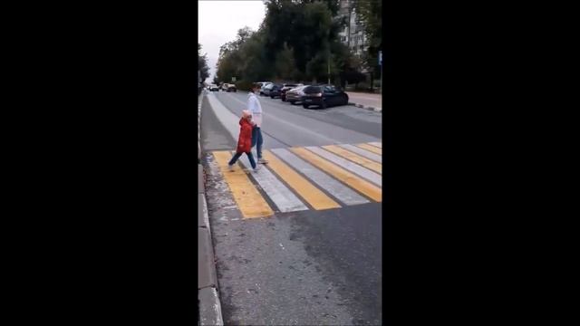 Внимание! Правила перехода проезжей части с детьми! смотреть онлайн