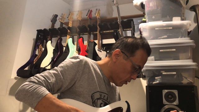 Squier Affinity Jazzmaster with TV Jones Classic pickups смотреть онлайн