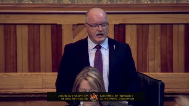Bruce Fitch introduces his Brother & Sister-in law Bill & Linda Fitch to the Legislative Assembly смотреть онлайн