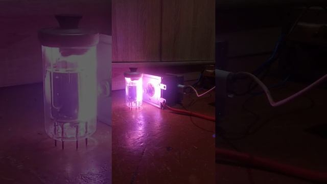 MAGNETRON VS LAMP GU 50 магнетрон из микроволновки против радиолампы. смотреть онлайн