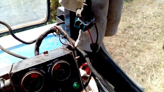 Первый выезд пресс подборщика Джон дир 550 прессование сена. смотреть онлайн