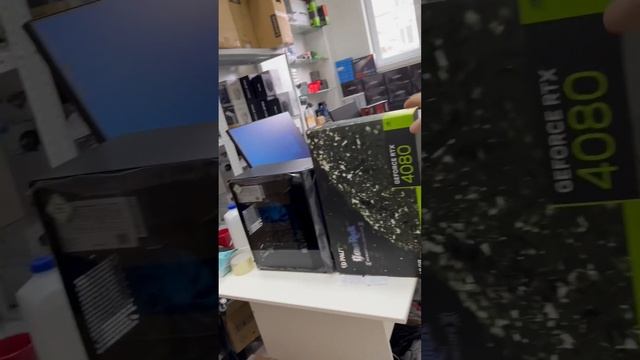 Коробка от RTX 4080 больше корпуса смотреть онлайн