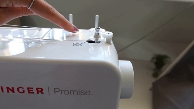Naaimachine instellen ★ Spoeltje maken, inrijgen ★ Mijn avonturen met Singer #1 ★ Things2Inspire смотреть онлайн