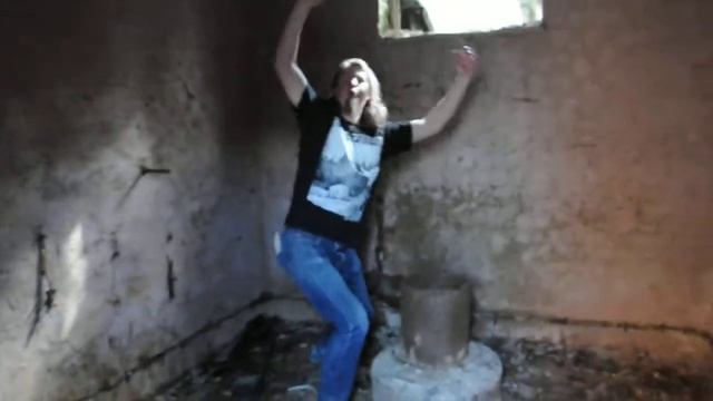 Я ходил с перилами у винтовой лестницы смотреть онлайн