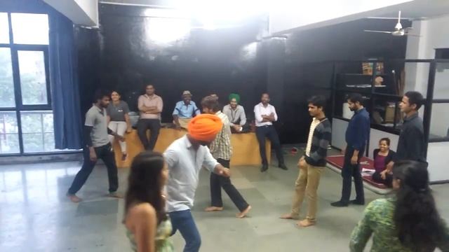 Best Way to Improve Communication Skills Theatre Game || Action & Reaction || Sufi Dev Vohra смотреть онлайн