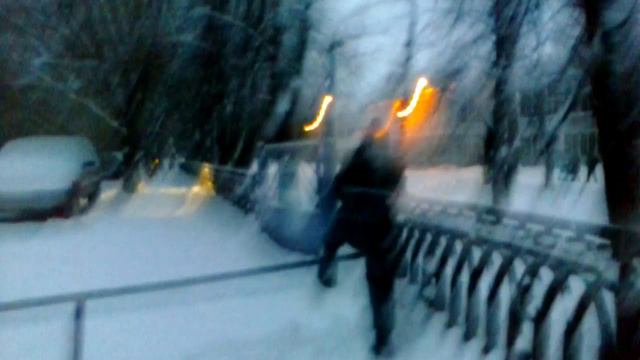 Челендж пройти забор друг поранил ногу смотреть онлайн