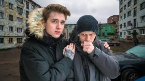 3 серия КУПИЛ И ПОДАРИЛ БЕДНОМУ ШКОЛЬНИКУ НОВЫЙ АЙФОН И КУРТКУ. РЕАКЦИЯ ШКОЛЬНИКА.mp4