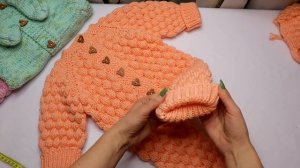 Готовые работы. Детский комбинезон спицами.