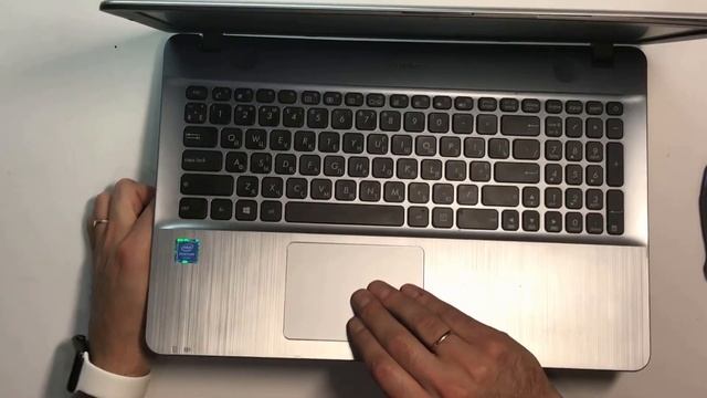 Разборка ноутбука Asus X541s для установки SSD смотреть онлайн
