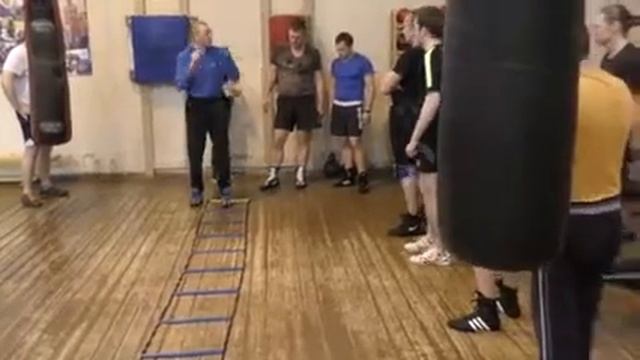 Бокс - упражнения на координационной лестнице смотреть онлайн