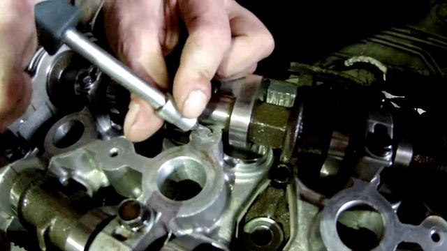 КАК ВЫКРУТИТЬ ОБЛОМАННЫЙ БОЛТ смотреть онлайн