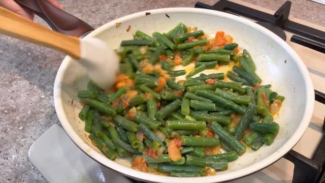 Жареная стручковая фасоль с яйцами и помидорами . #фасоль #яйца #пп #простыерецепты смотреть онлайн