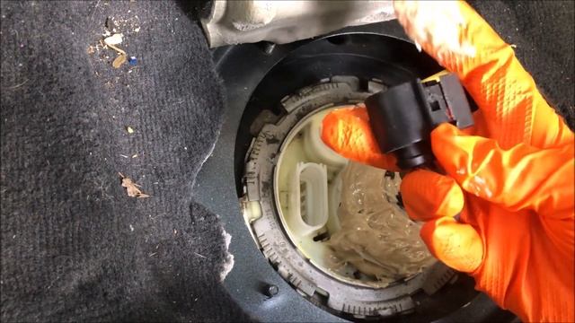 Audi Q7 Fuel Pump Filter / Pressure Regulator Module Replacement Drivers Side смотреть онлайн