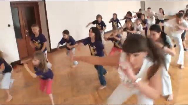 Legenda cordao de ouro - wakacje z capoeira смотреть онлайн