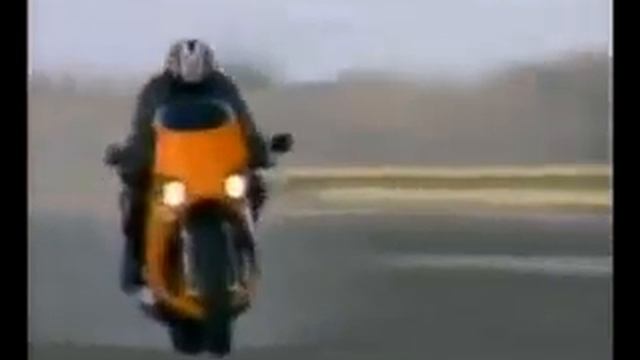 Двухтысячник один из самых быстрых мотоциклов в мире смотреть онлайн