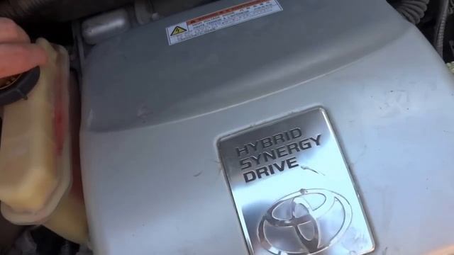Замена водяной помпы на Toyota Prius смотреть онлайн