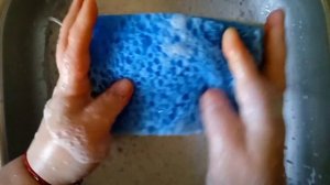 ASMR 🤍💚 #asmrvideo #dishsoap #laundrypowder #spongesqueeze #rinsing/#видеоасмр #порошок #полоскание