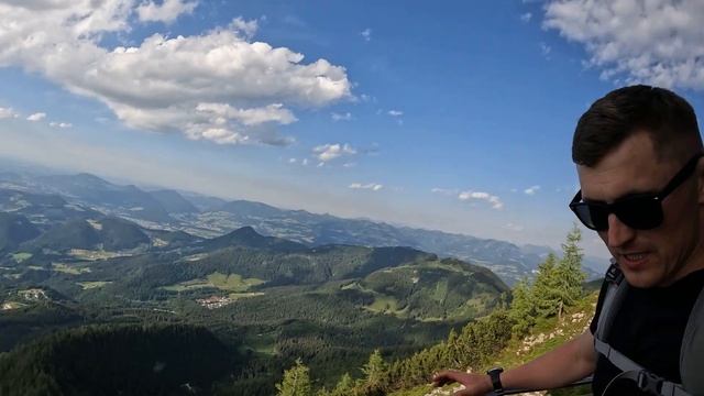 Ставка Гитлера - Кельштайнхаус, Альпийские фьорд - Кёнигзее, Йенербан и другое я увидел тут ... смотреть онлайн