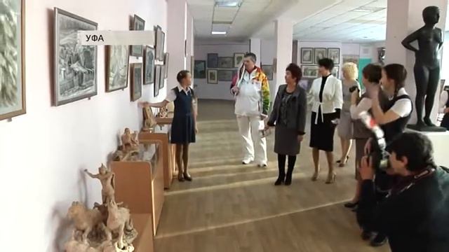 В Уфе Олимпийский огонь прокатили на лошадях смотреть онлайн