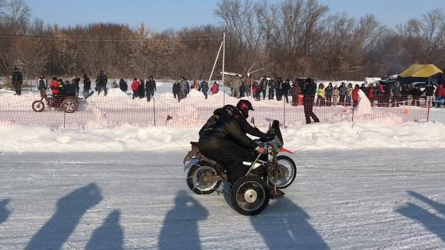 SNOWDOGS 2017. Трайк против KTM с коляской. смотреть онлайн