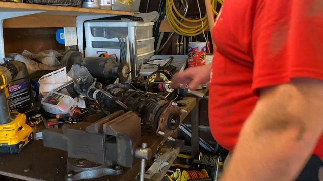 2013 Honda CR-V Front Strut Replacement смотреть онлайн
