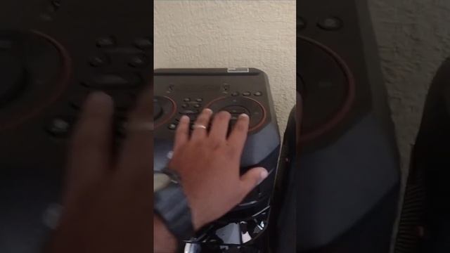 JBL partybox 100 e LG RNC9 tocando junto смотреть онлайн