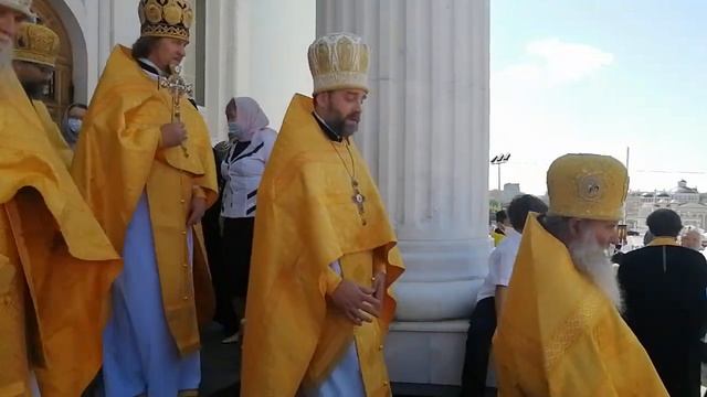 Крестный ход после литургии в честь 20-летия канонизации святого воина Феодора Ушакова. смотреть онлайн