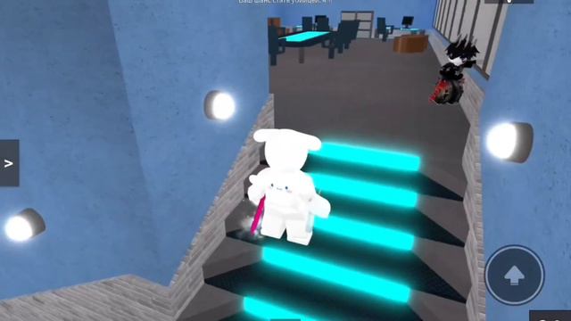 Играю в мм2,но если я дотронусь до человека , должна кого-то добавить в друзья :3