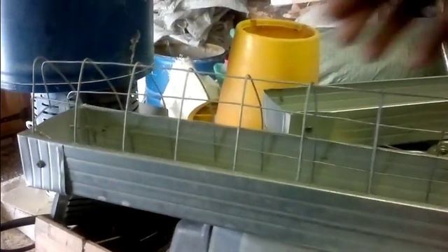 Кормушки для бройлеров. Делаем из чего найдем.| Feeders for broilers. Do what we will. смотреть онлайн