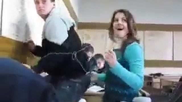 Учат в школе, учат в школе, учат в школее. смотреть онлайн