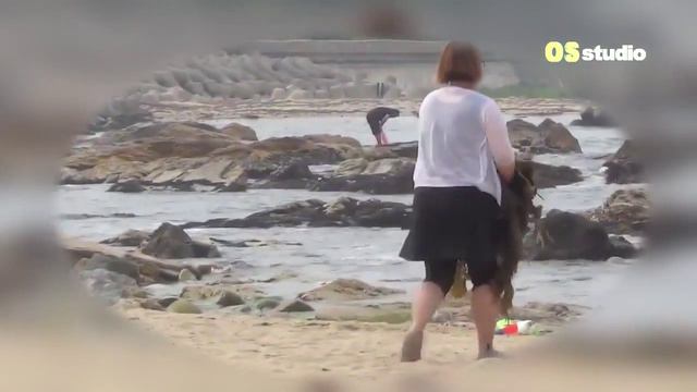 Чем заняты люди в полосатом? смотреть онлайн