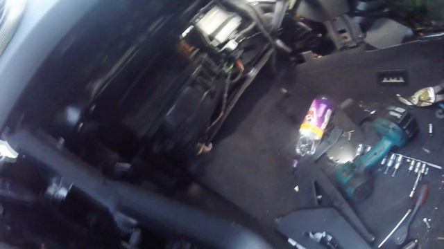 How to remove the radiator stove Audi A3 / Как снять радиатор печки Audi А3 смотреть онлайн