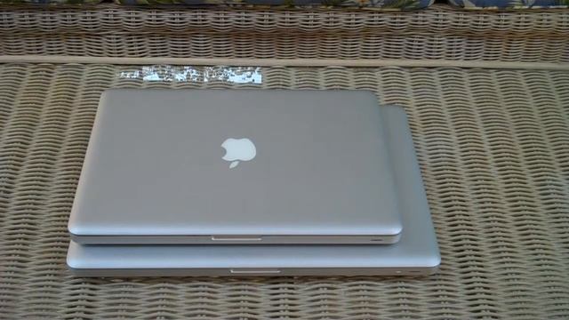 Macbook Pro 13 inch vs 15 inch смотреть онлайн