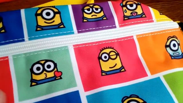 Распаковка сумки от миньонов ,,Ледюк'' . смотреть онлайн