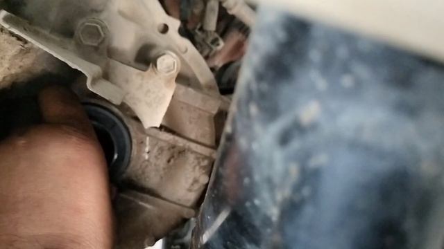 Toyota Probox Axle seal replacement смотреть онлайн