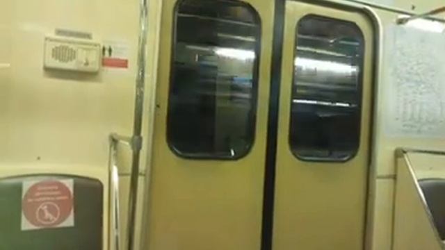 // Поездка на электропоезде 81-717/714 «Номерной» по Люблинско-Дмитровской линии метро // смотреть онлайн